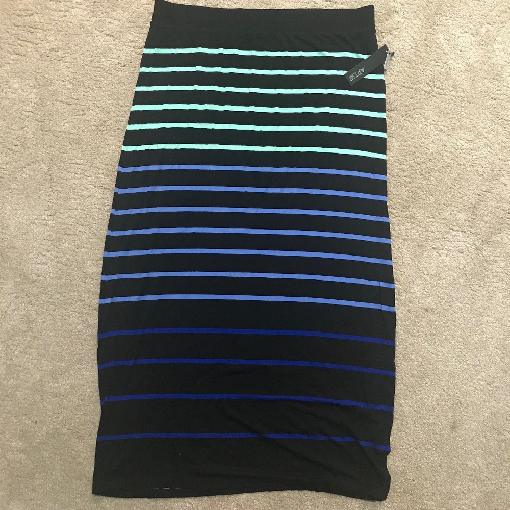 🌻NWT Striped Maxi Skirt